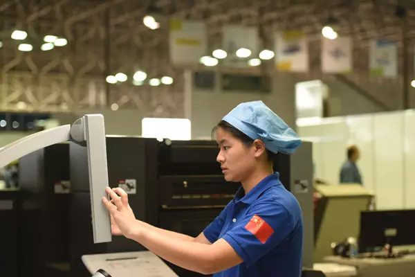 重振东方古国印刷技术——记印刷媒体技术项目银牌获得者张淑萍 重振东方古国印刷技术——记印刷媒体技术项目银牌获得者张淑萍