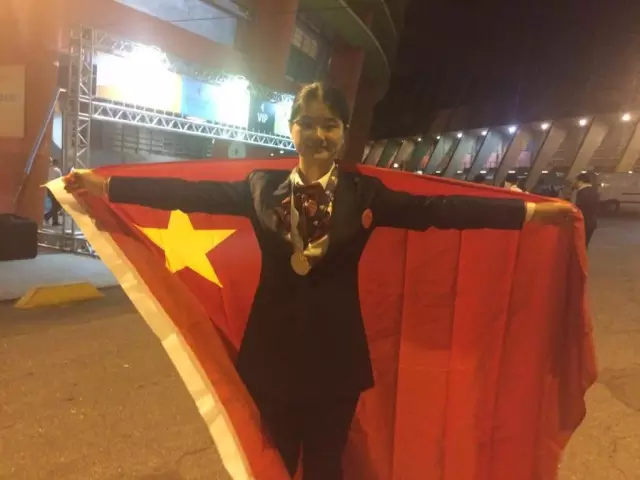 重振东方古国印刷技术——记印刷媒体技术项目银牌获得者张淑萍 重振东方古国印刷技术——记印刷媒体技术项目银牌获得者张淑萍